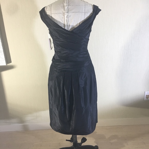 Vera Wang dress - Picture 2 of 4